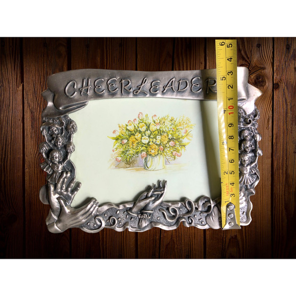 Welforth 3D Cheerleader Pewter Picture Frame Heavy 4x6 Cheer Team Souvenir Gift - Picture 5 of 5